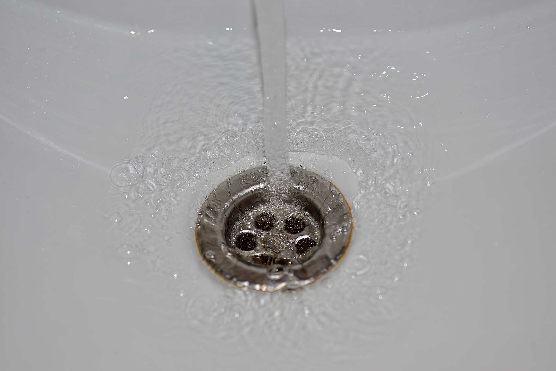 A2B Drains provides services to unblock blocked sinks and drains for properties in Newark.